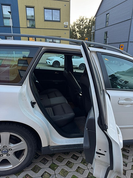 Volvo V50 6 of 10