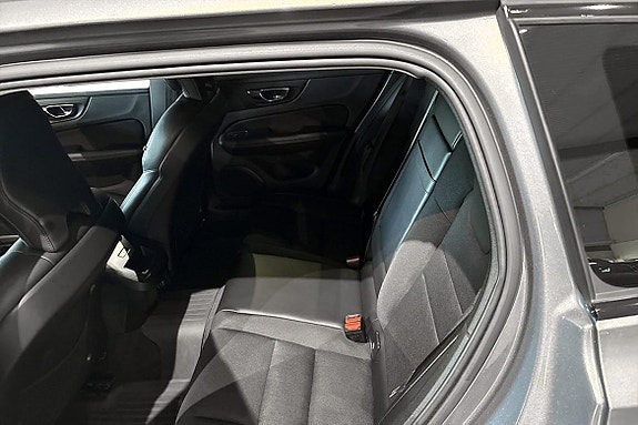 Volvo V60 8 of 21