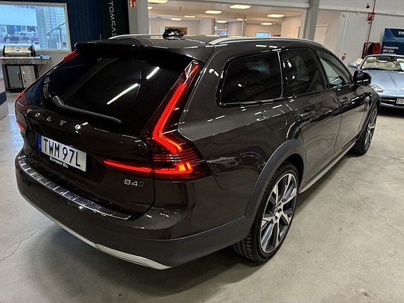 Volvo V90 Cross Country 4 of 22