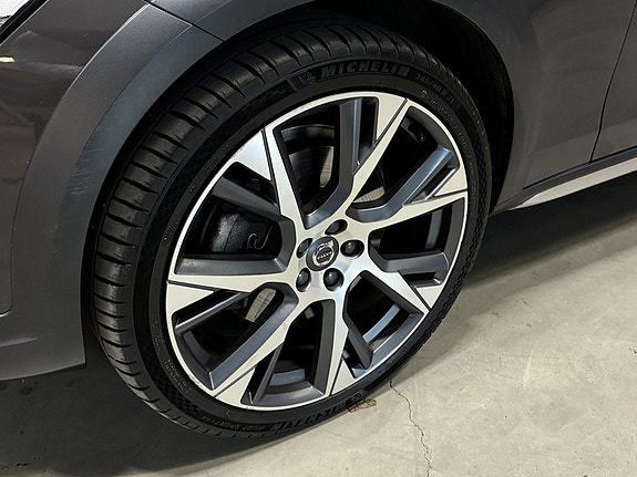 Volvo V90 Cross Country 9 of 22