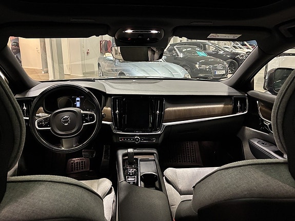 Volvo V90 Cross Country 14 of 22