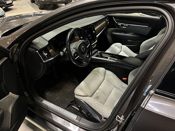 Volvo V90 Cross Country 10 of 22