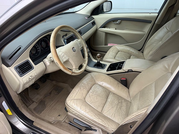 Volvo XC70 11 of 13