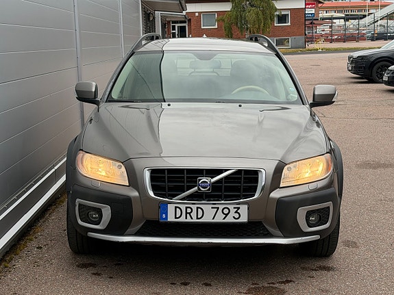 Volvo XC70 3 of 13