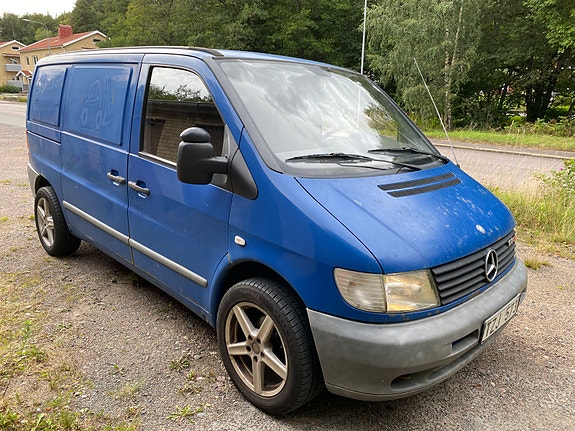 Mercedes-Benz Vito 108 3 of 9