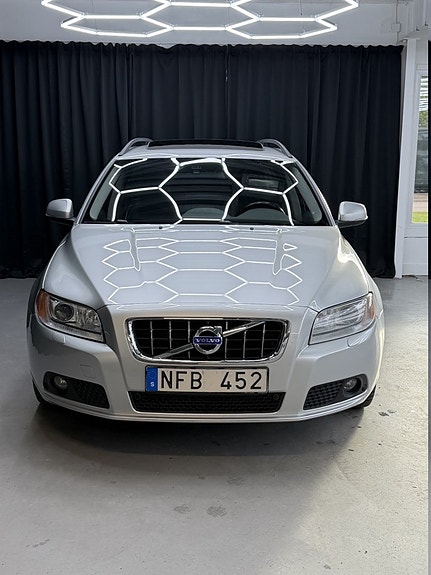 Volvo V70 11 of 14