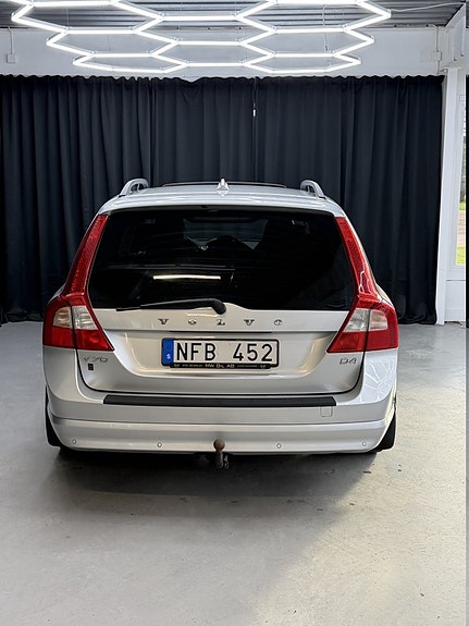 Volvo V70 10 of 14