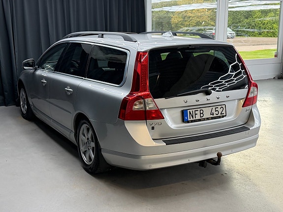 Volvo V70 3 of 14