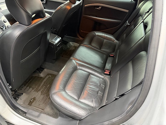 Volvo V70 7 of 14