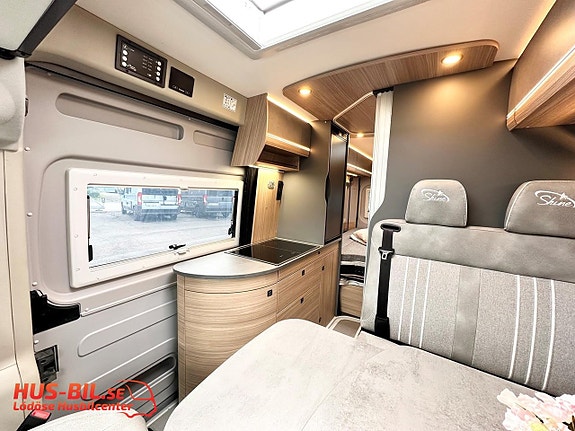 Pössl Summit 640 Shine R Evo / Nyhet 2027 / XL-garage / Litium / Solpanel 4 of 27