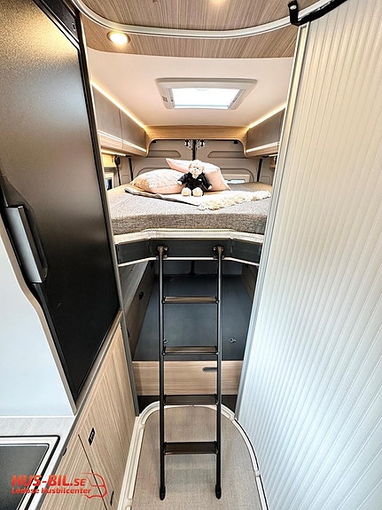 Pössl Summit 640 Shine R Evo / Nyhet 2027 / XL-garage / Litium / Solpanel 11 of 27