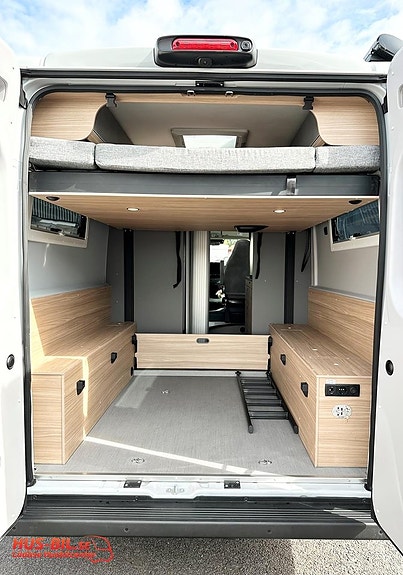 Pössl Summit 640 Shine R Evo / Nyhet 2027 / XL-garage / Litium / Solpanel 23 of 27