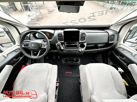 Pössl Summit 640 Shine R Evo / Nyhet 2027 / XL-garage / Litium / Solpanel 16 of 27