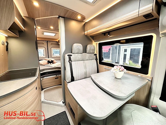 Pössl Summit 640 Shine R Evo / Nyhet 2027 / XL-garage / Litium / Solpanel 3 of 27