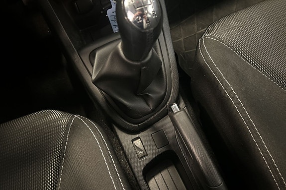 Renault Clio 16 of 23
