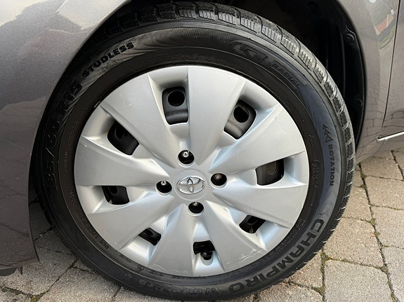 Toyota Yaris 18 of 30