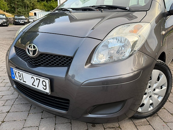 Toyota Yaris 16 of 30