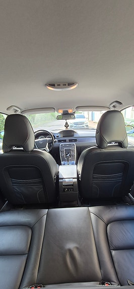 Volvo V70 7 of 9