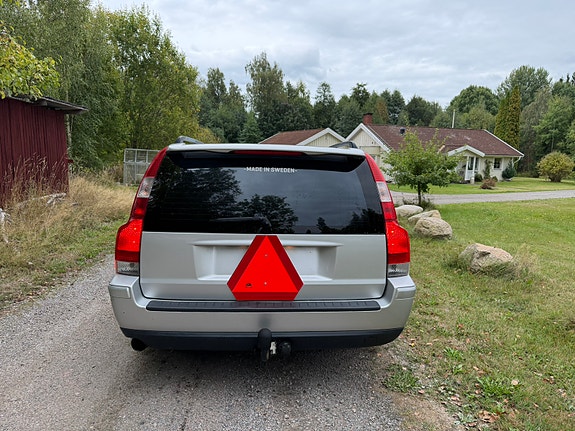 Volvo V70 4 of 10