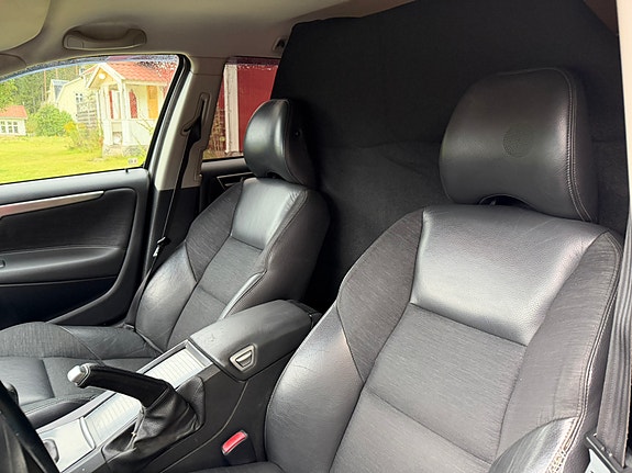 Volvo V70 9 of 10
