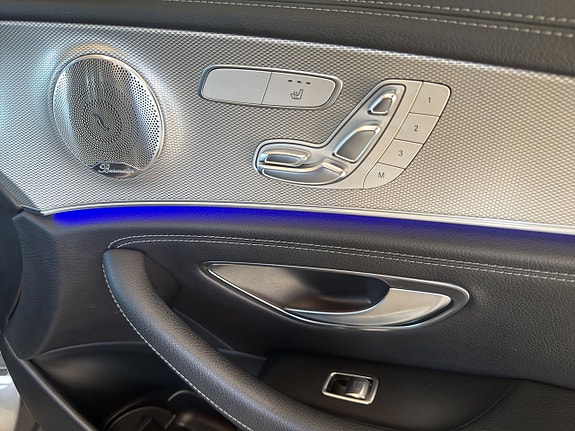 Mercedes-Benz E400 17 of 19