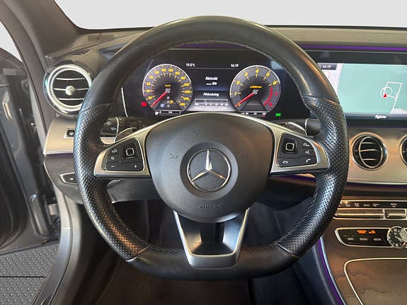 Mercedes-Benz E400 11 of 19