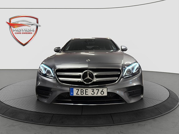 Mercedes-Benz E400 2 of 19