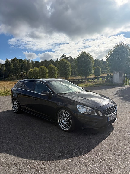 Volvo V60 4 of 12