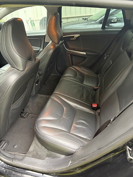 Volvo V60 11 of 12