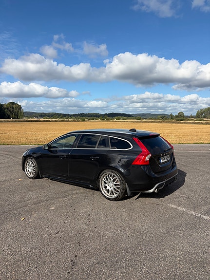 Volvo V60 3 of 12