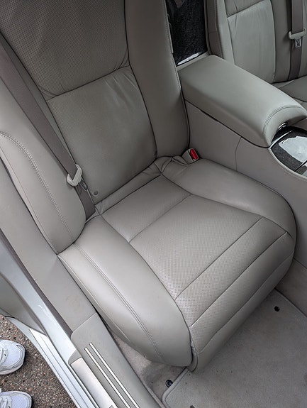 Lexus LS600h L 7 of 14