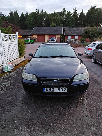 Volvo S60 2 of 10