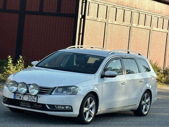 Volkswagen Passat 4 of 14