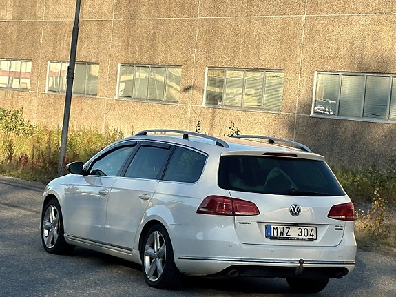 Volkswagen Passat 11 of 14