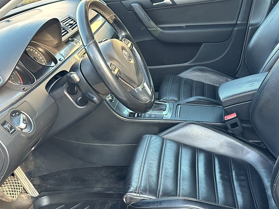 Volkswagen Passat 13 of 14
