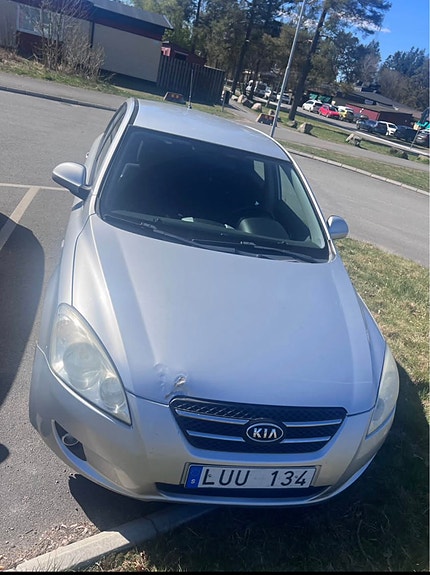 Kia Ceed 3 of 3