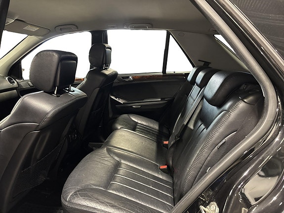 Mercedes-Benz ML500 9 of 24