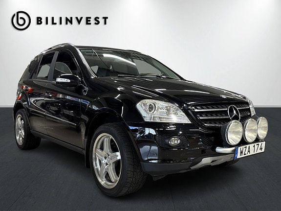 Mercedes-Benz ML500 6 of 24