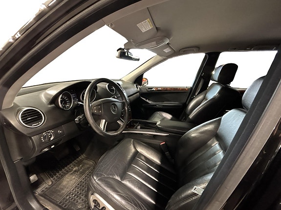 Mercedes-Benz ML500 7 of 24