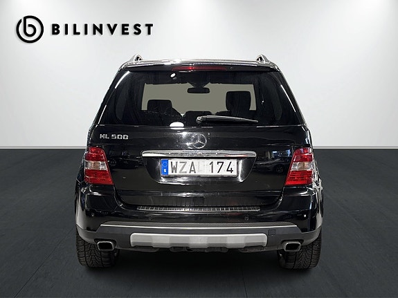 Mercedes-Benz ML500 4 of 24