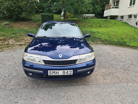 Renault Laguna 2 of 13