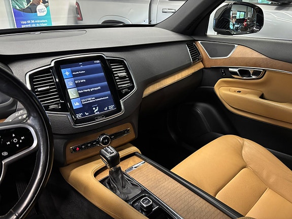 Volvo XC90 22 of 29