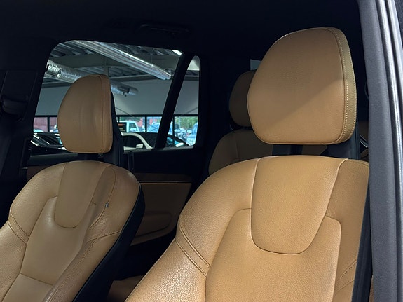 Volvo XC90 17 of 29