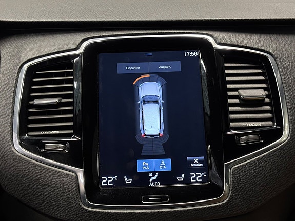 Volvo XC90 24 of 29