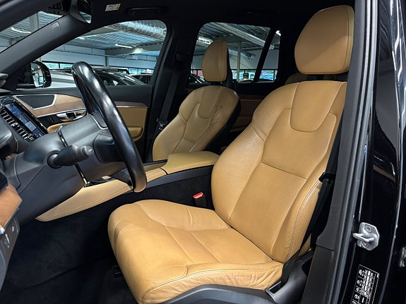 Volvo XC90 16 of 29
