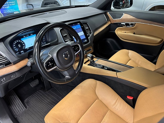 Volvo XC90 13 of 29