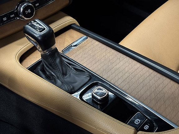Volvo XC90 23 of 29