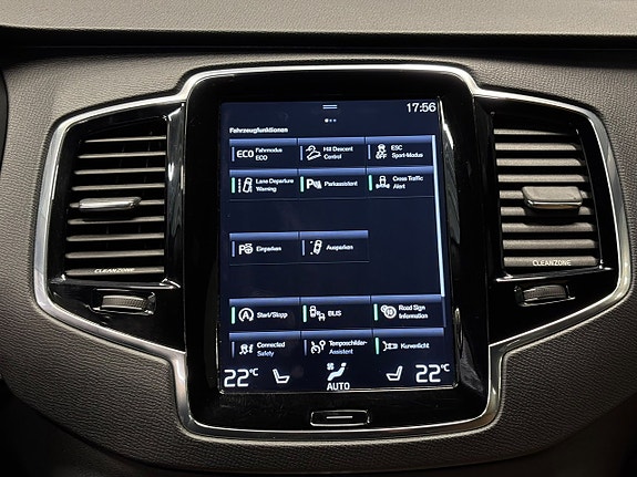 Volvo XC90 25 of 29