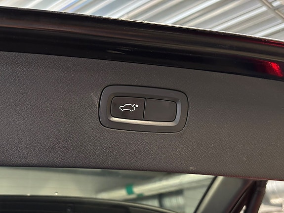 Volvo XC90 10 of 29