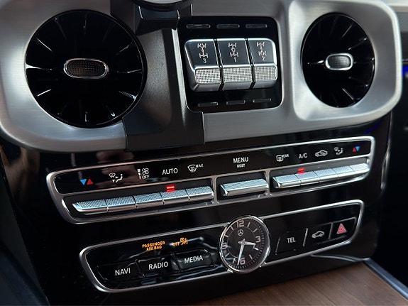 Mercedes-Benz G350 22 of 30